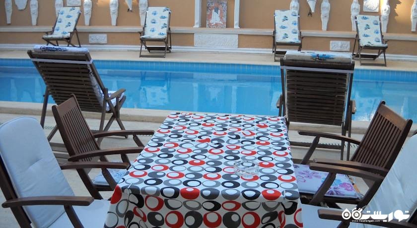 رستوران کنار استخر هتل تریانا